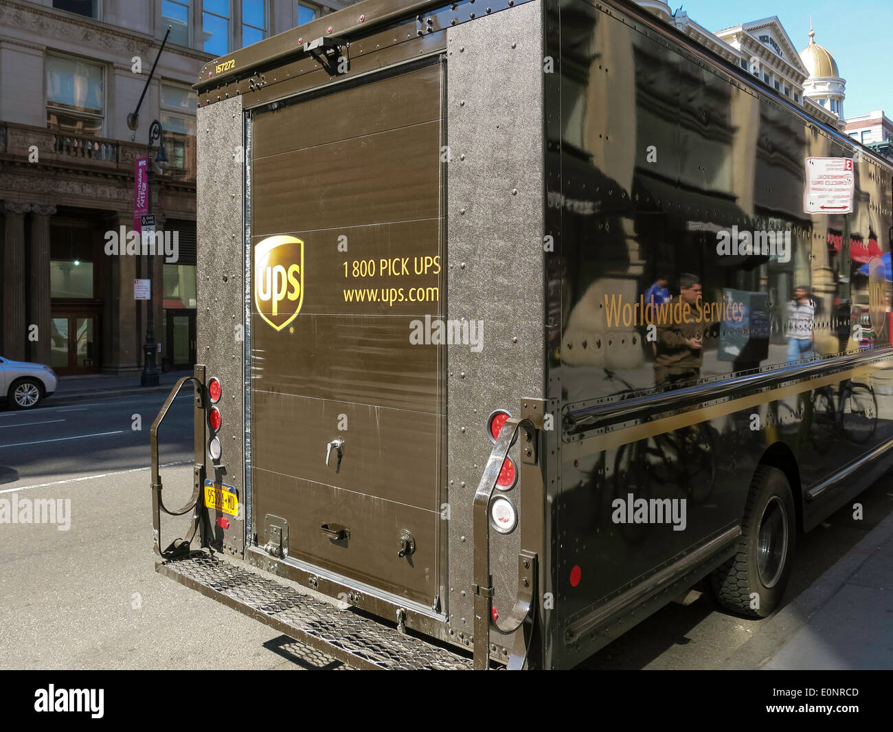 Camion de livraison UPS garé , Manhattan, New York, USA Banque D'Images