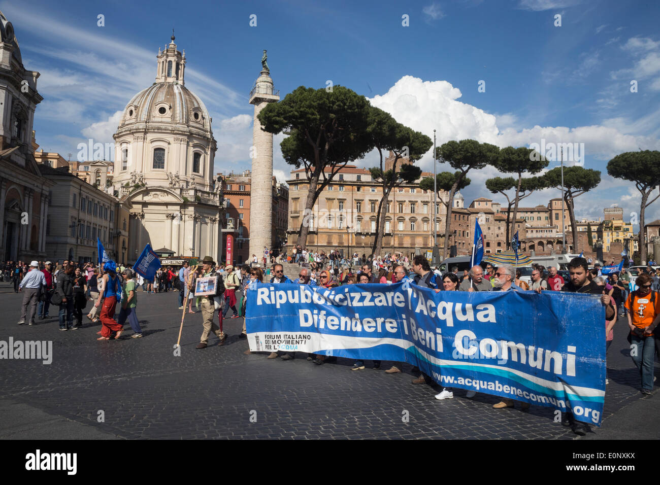 Rome, Italie, 17 mai 2014. Manifestation à Rome contre l'austérité et la privatisation des actifs publics Crédit : Francesco Gustincich/Alamy Live News Banque D'Images