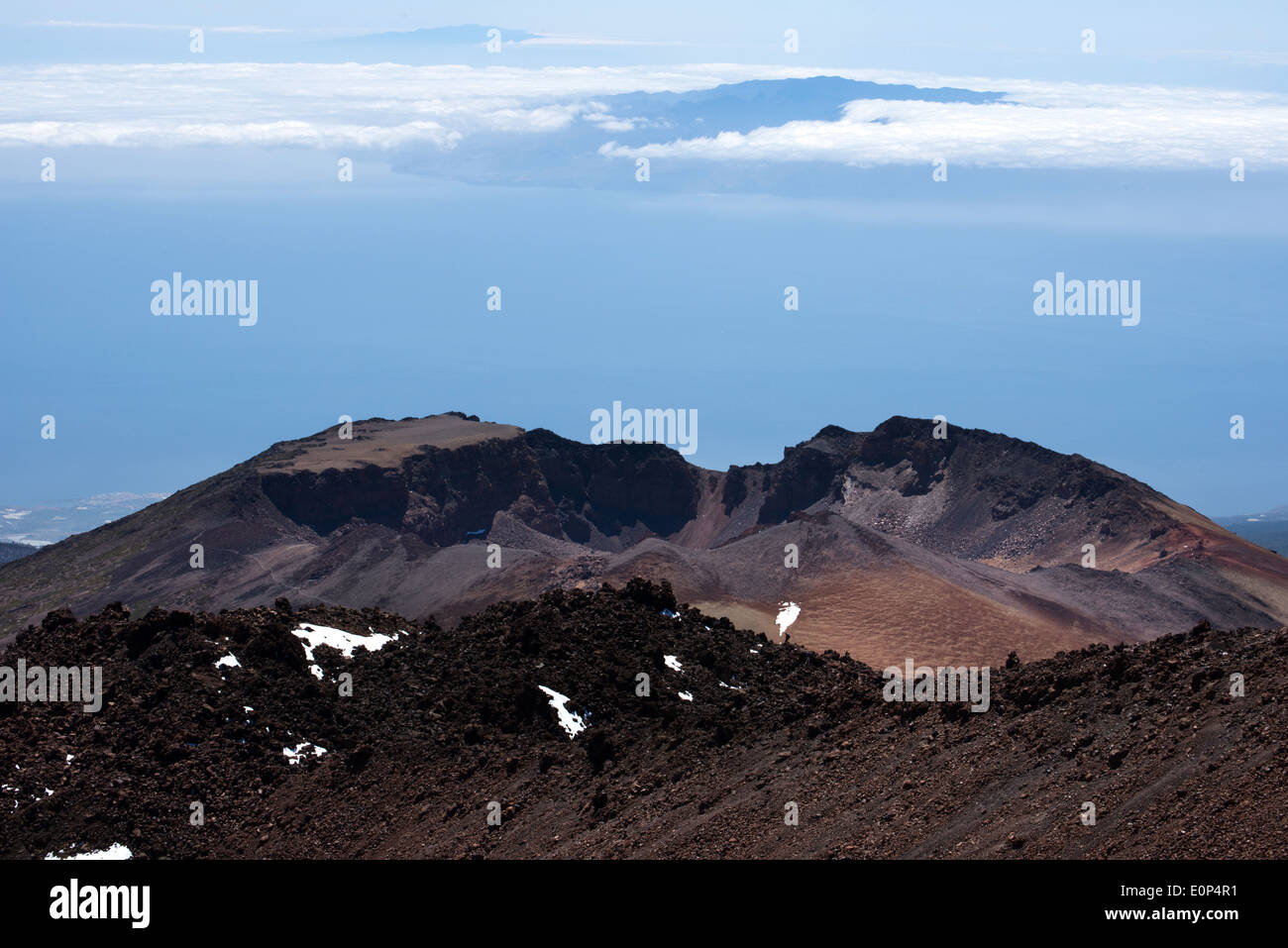 Vue du Teide à Pico Viejo avec les îles de la Gomera et El hierro en arrière-plan, Tenerife, Canaries Banque D'Images