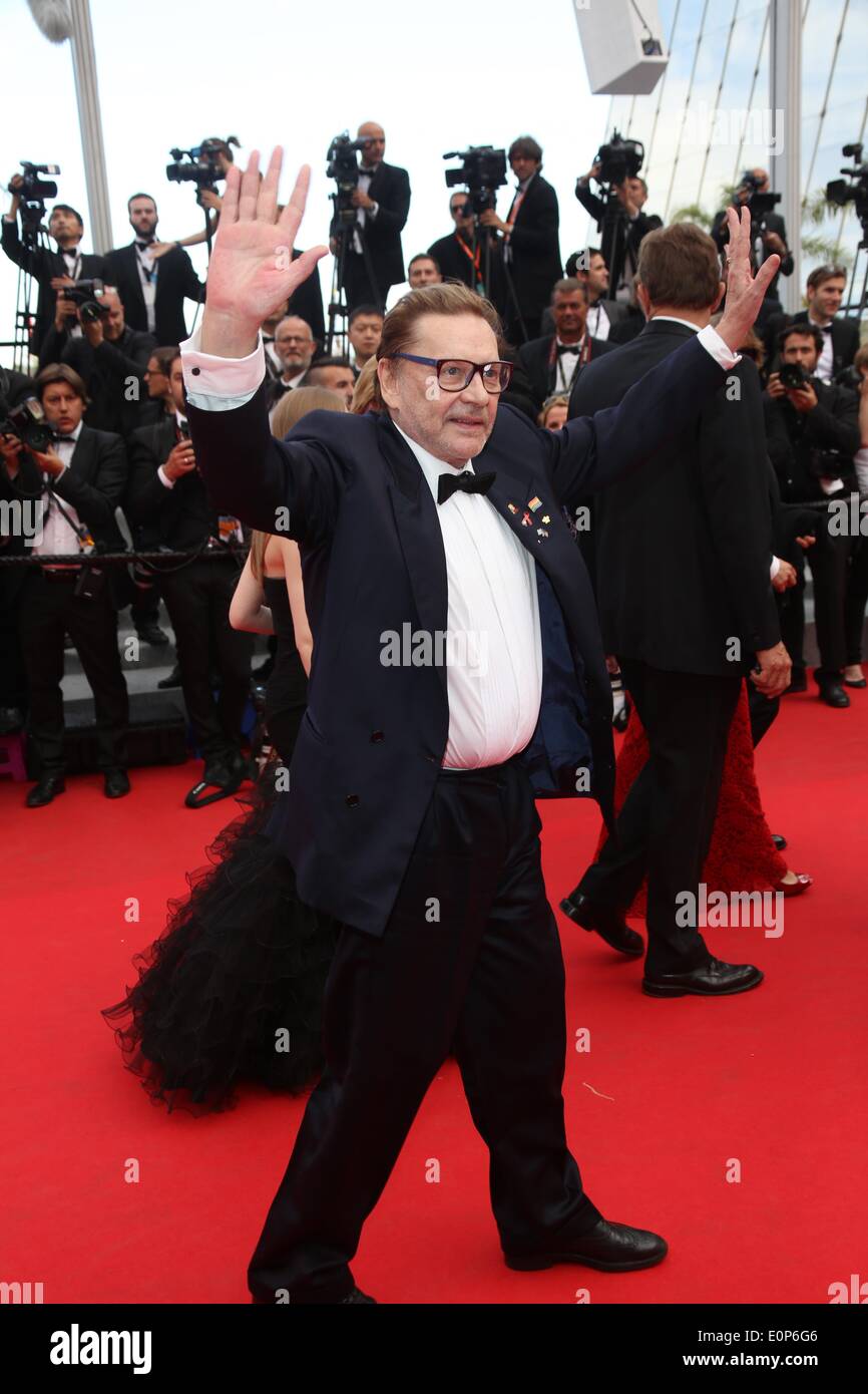 Cannes, France. 17 mai, 2014. Cannes, France. 17 mai, 2014. L'acteur Helmut Berger assiste à la première de 'Saint-Laurent' pendant la 67e Cannes International Film Festival à l'Hôtel Majestic à Cannes, France, 17 mai 2014. Photo : Hubert Boesl/DPA - AUCUN SERVICE DE FIL-/dpa/Alamy Live News Crédit : afp photo alliance/Alamy Live News Banque D'Images