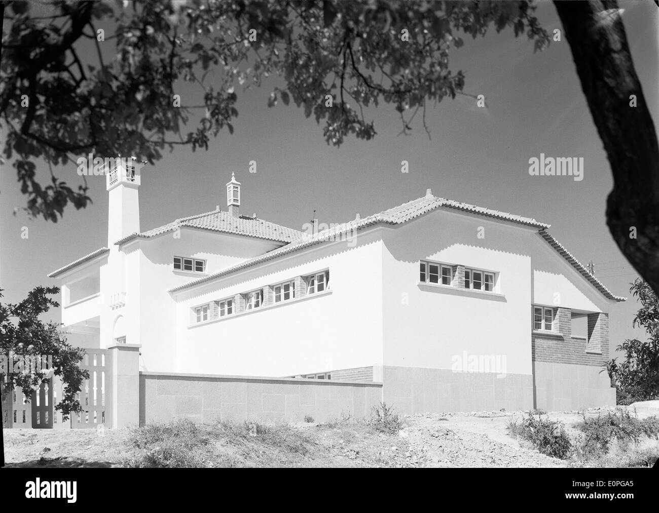 La Estação de Correios de Loulé est une station postale clé de Loulé, au Portugal, servant de plaque tournante importante pour les communications. Elle fait partie du réseau national des services postaux et offre des services de courrier et de télécommunications essentiels à la population locale. Banque D'Images