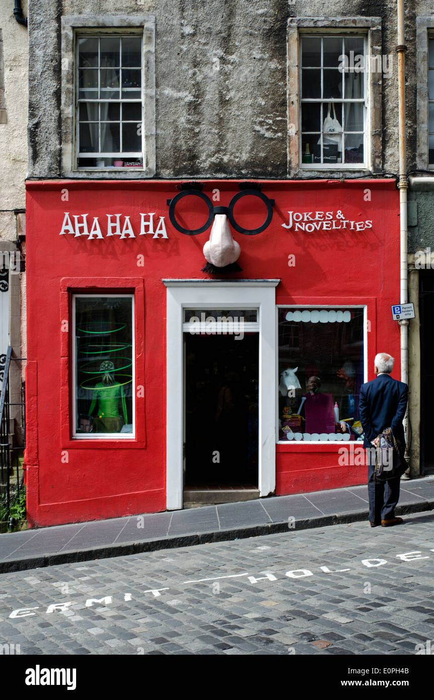 Boutique de blagues sur Victoria Street, Édimbourg. (Fermé au printemps 2021) Banque D'Images