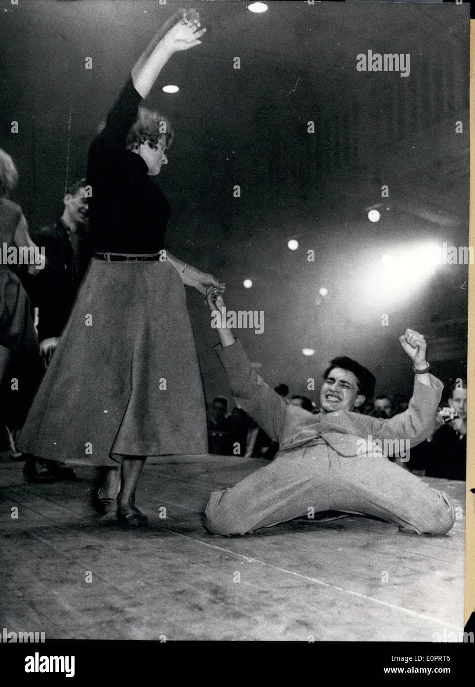 11 novembre 1956 - Premier Rock 'n' Roll dancing turnier a eu lieu à Hambourg le dimanche. de 16 couples a remporté le ''nombre 19'' Banque D'Images