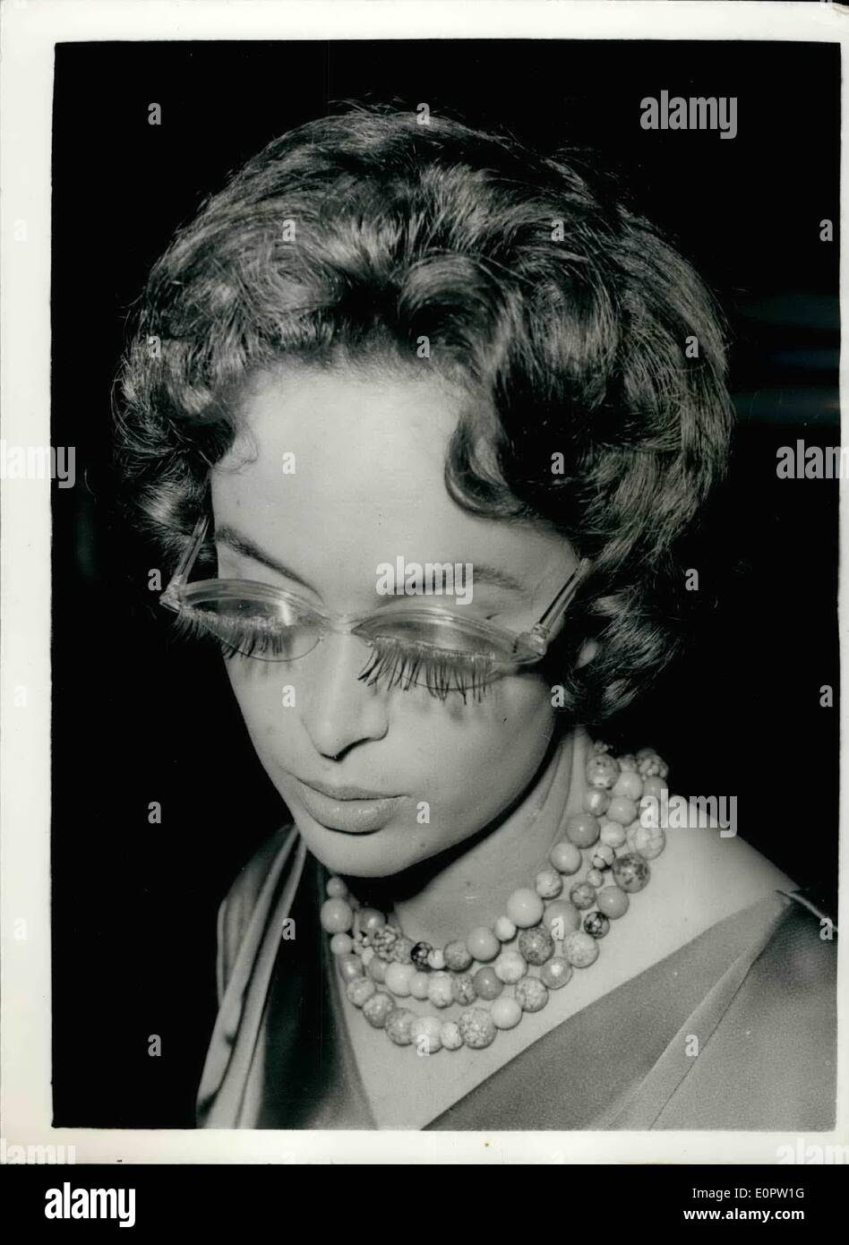 Mar. 03, 1957 - ROBE ET LUNETTES SHOW À HAMILTON HOUSE une robe et lunettes show a eu lieu cet après-midi. à Hamilton House, Banque D'Images