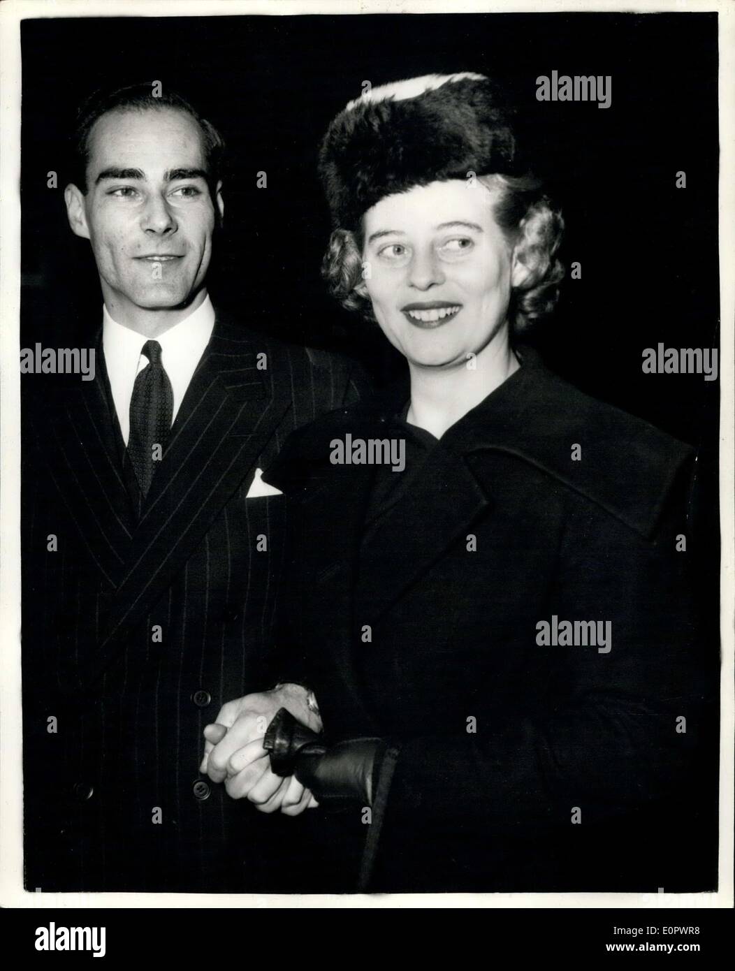 02 janv., 1957 - 2-1-57 un prince et une princesse à épouser. Elle est la nièce du duc d'Édimbourg Ã¢â€" La mission a été Banque D'Images