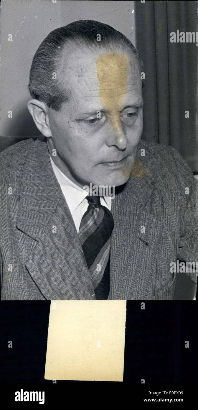 16 mars 1957 - Photo n'est comte von Strachwitz, qui succède à l'ambassadeur Jaenicke comme le représentant allemand au Saint-Siège. Banque D'Images