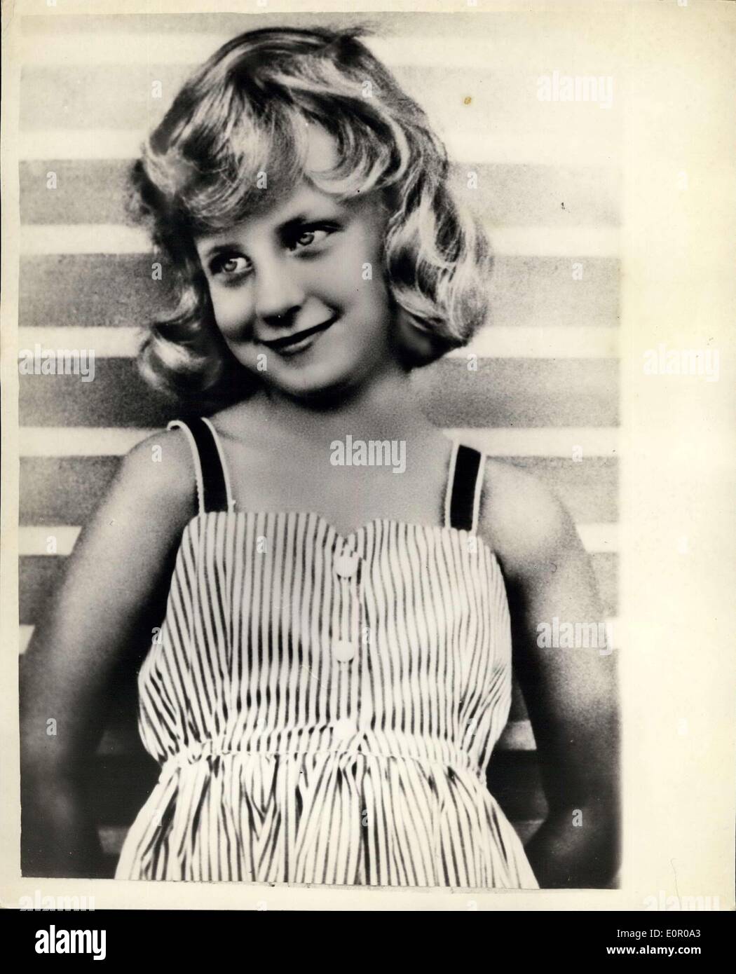 Juin 02 1957 La Princesse Marie Christine Fille De L Ex Roi Leopold Celebre Sixieme Anniversaire Photo Keystone Montre Nouveau Poses Portrait De Marie Christine Fille De L Ex Roi Leopold Et