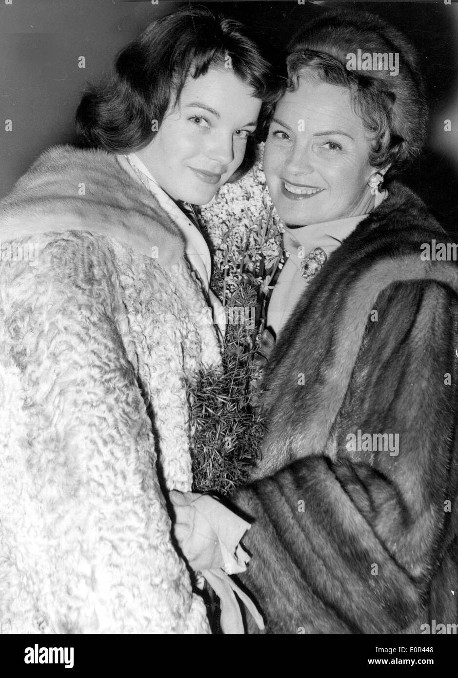 Actrice Romy Schneider avec mère Magda Banque D'Images