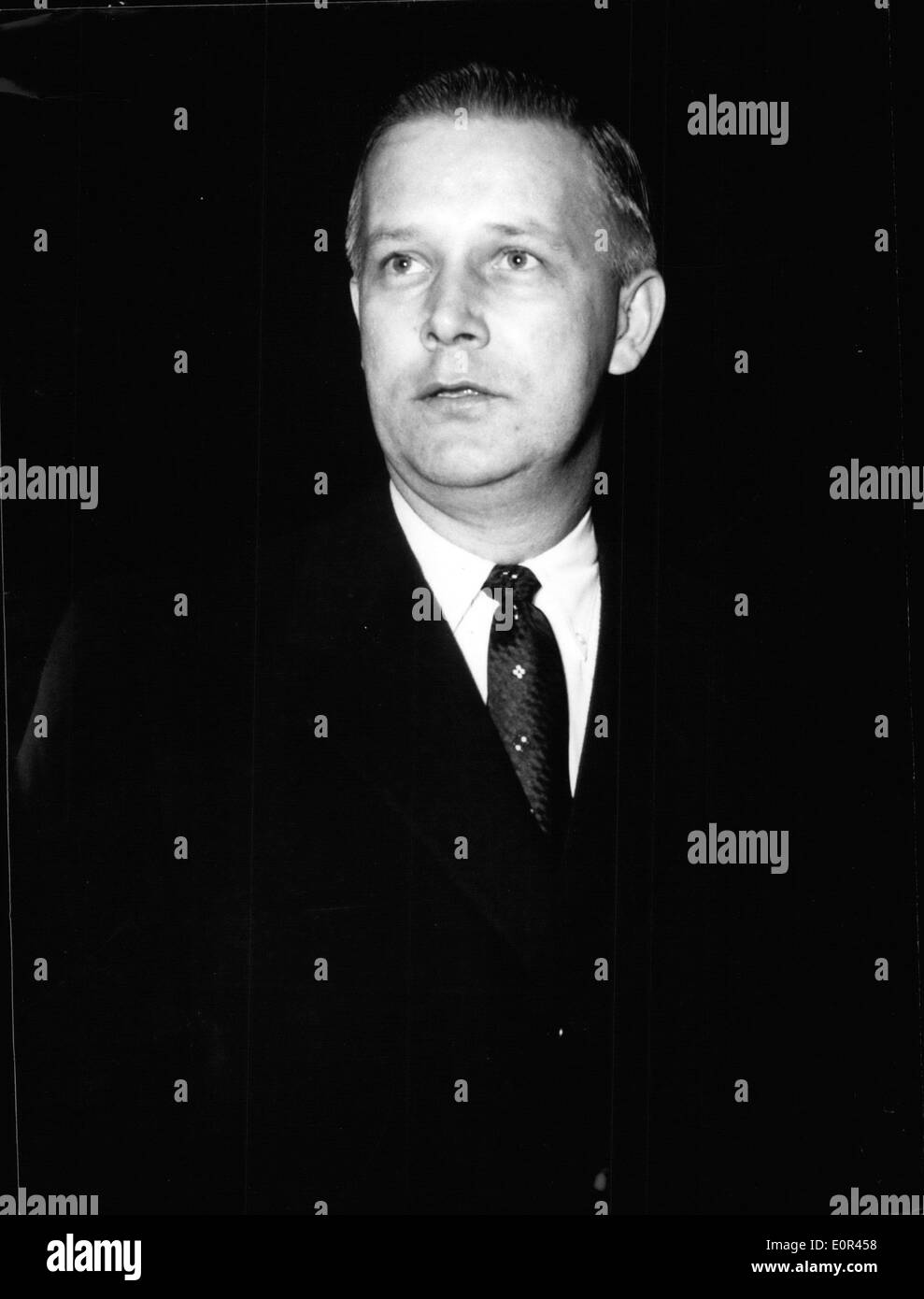 20 janvier 1958 - Le député américain Moore qui est arrivé spécialement de Washington pour assister au procès du conscrit Mouzali. Banque D'Images