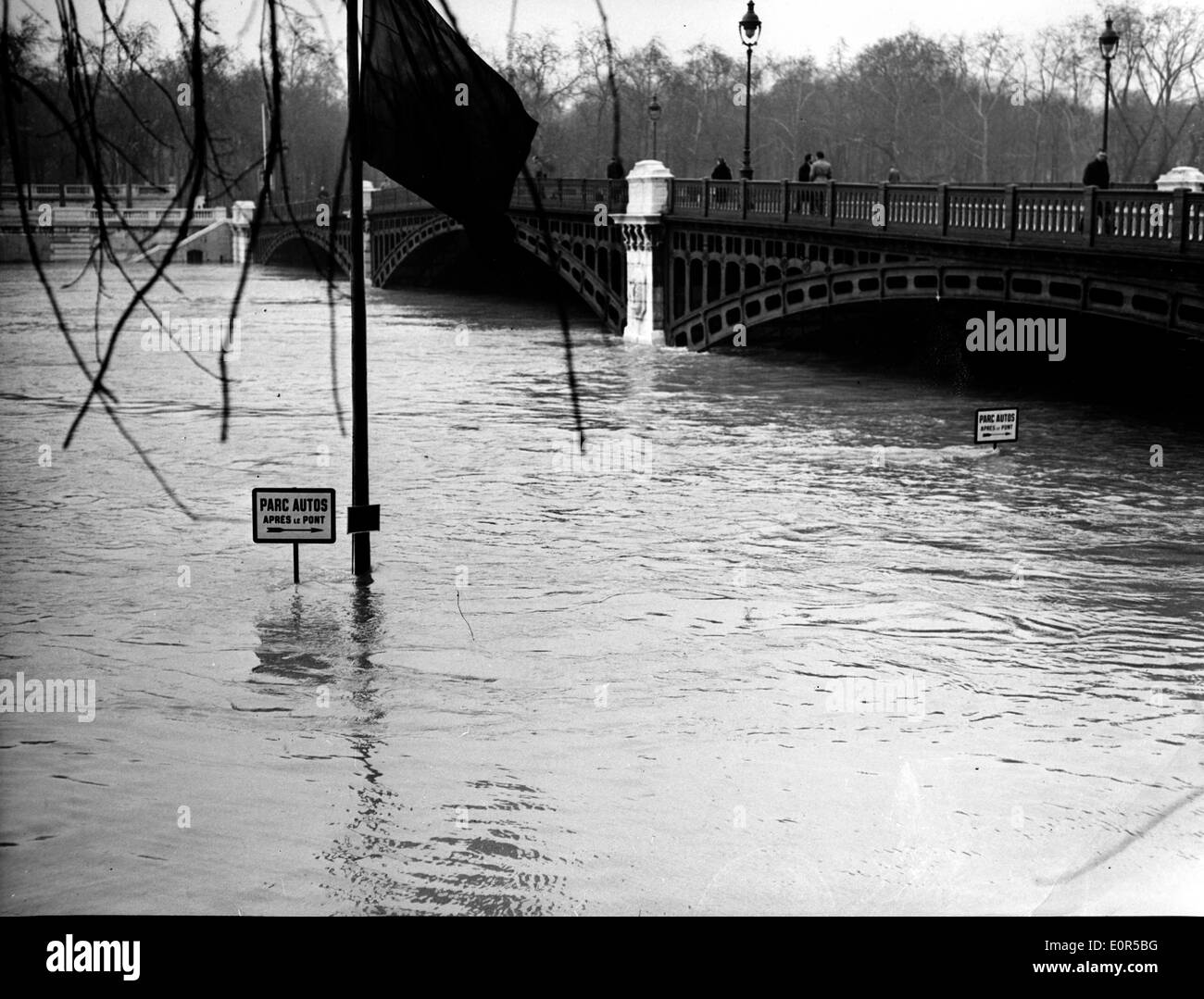 Catastrophes naturelles : inondations Seine 1958 à Paris Banque D'Images