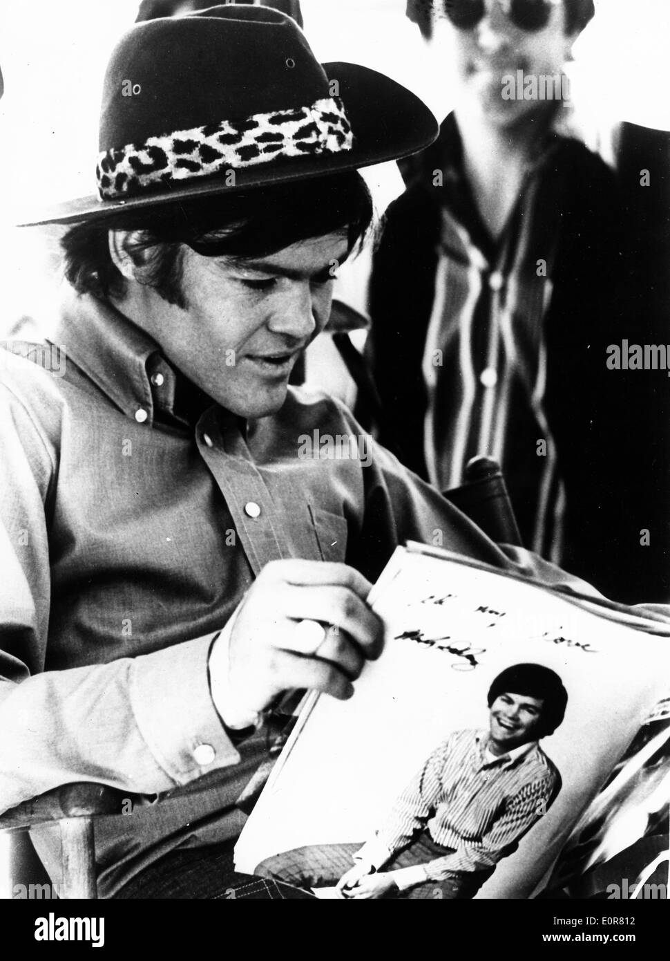 La chanteuse France Gall Micky Dolenz, signe des autographes Banque D'Images