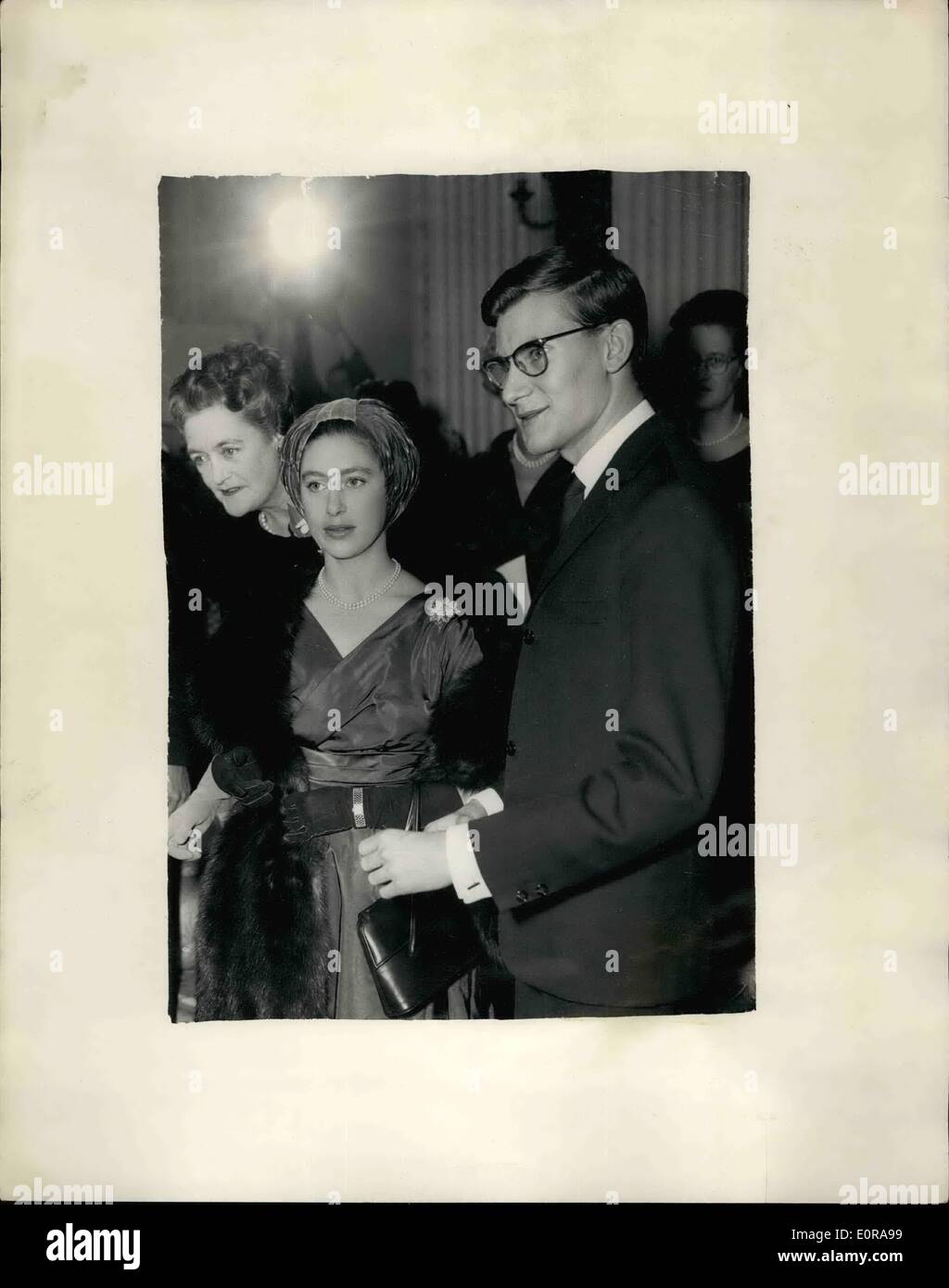 11 novembre 1958 - Saint Laurent avec  directeur de la maison Dior Yves Saint Laurent. PR Banque D'Images