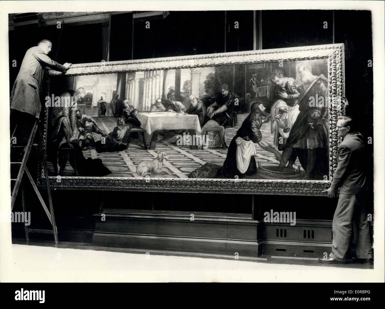 Le 31 décembre 1958 - Tintoretto Photo d'être exposée à Londres. : l'image par Le Tintoret du Christ lavant les pieds de Ses disciples, qui a été acquis par la Toronto Art Gallery, sous réserve de l'argent étant soulevées par souscription publique lorsque la photo est présentée à Toronto en février, sera exposé à la London galeries de Thomas Agnew & Son Ltd, d'Old Bond Street à partir de demain (janvier 1985). 01) jusqu'au 14 janvier, avant d'aller à Toronto. L'image provient de la collection du seigneur de Farnham Farnham, Co Banque D'Images