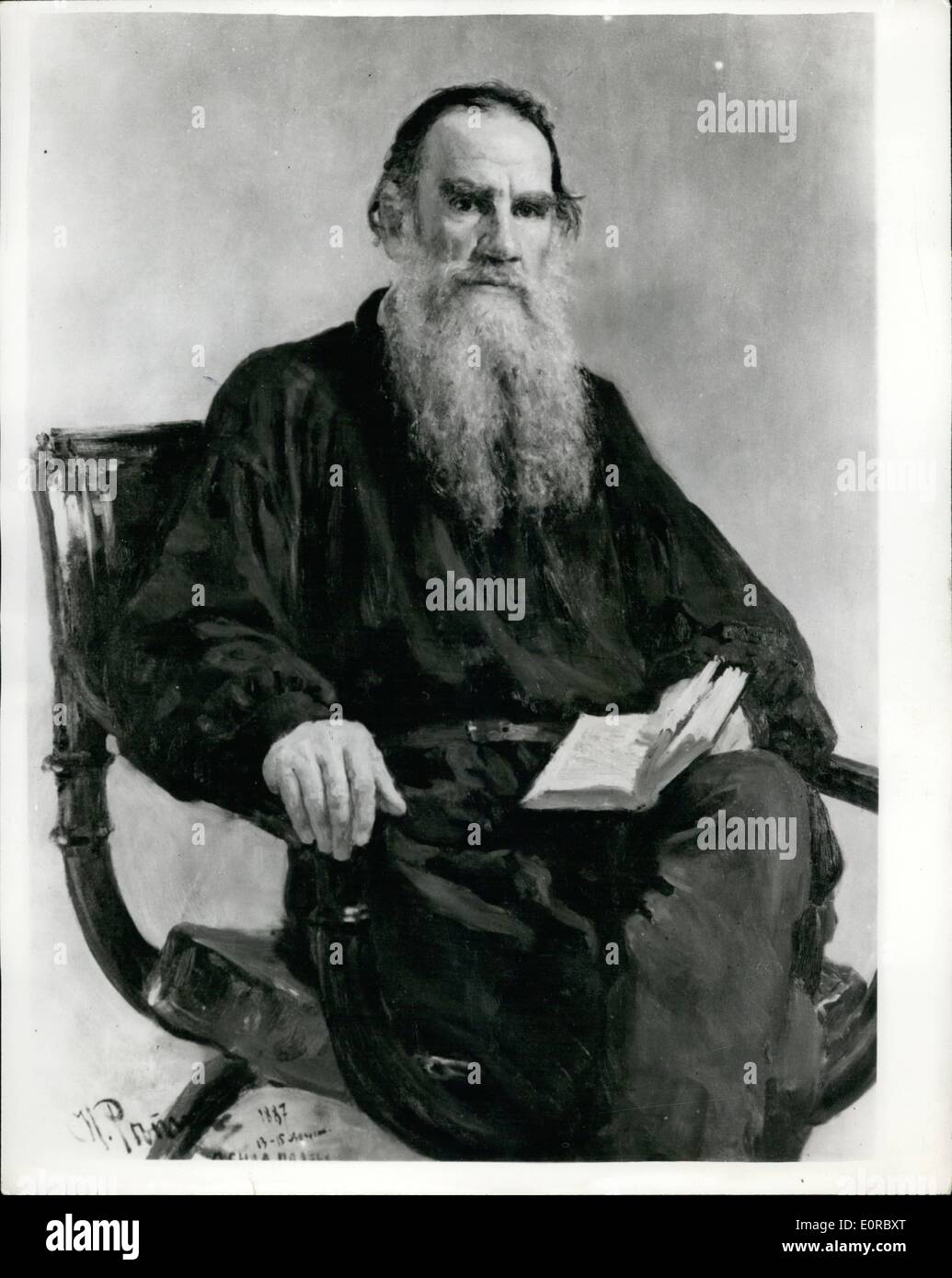 12 décembre 1958 - exposition de Muian Art à Londres. ''Portriat de Tolstoï.'' Une exposition d'œuvres d'artistes russes et soviétiques est ouverte à l'Académie royale des arts le 1er janvier. Pendant deux mois. Photos montre 'Portrait de l'écrivain Lev Nikolayevick (Leo) Tolstoï (1828-1910) l'oeuvre d'Ilya Efimovich Repin 1844-1930. Banque D'Images