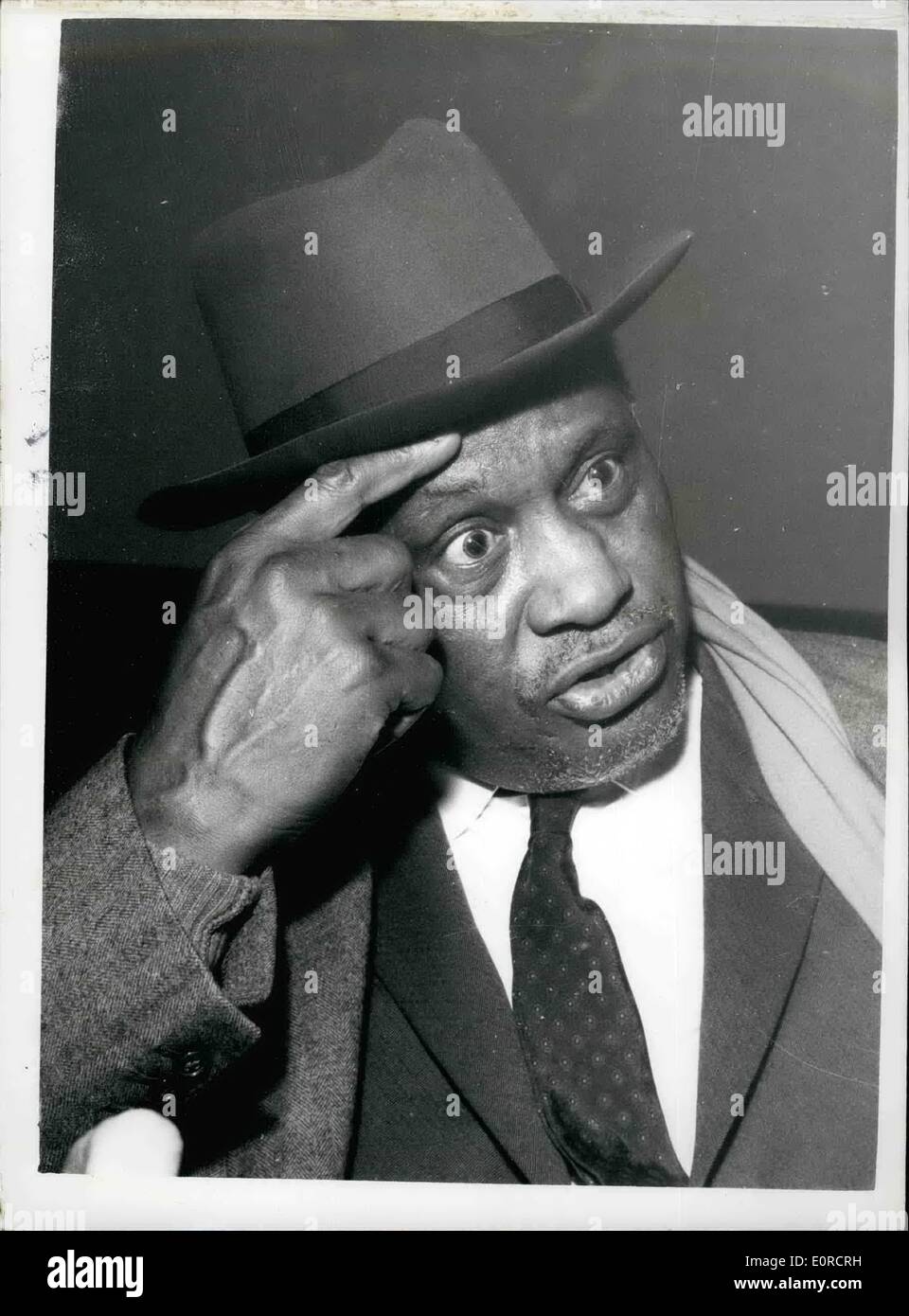 Mar. 03, 1959 - Paul Robeson revient à la Grande-Bretagne de Moscou. La photo montre la chanteuse de renommée mondiale Paul Robeson vu à son arrivée à Londres, hier, de la Russie. Il est de jouer le rôle de ''Othello'' à Stratford-on-Avon, cette saison. Banque D'Images