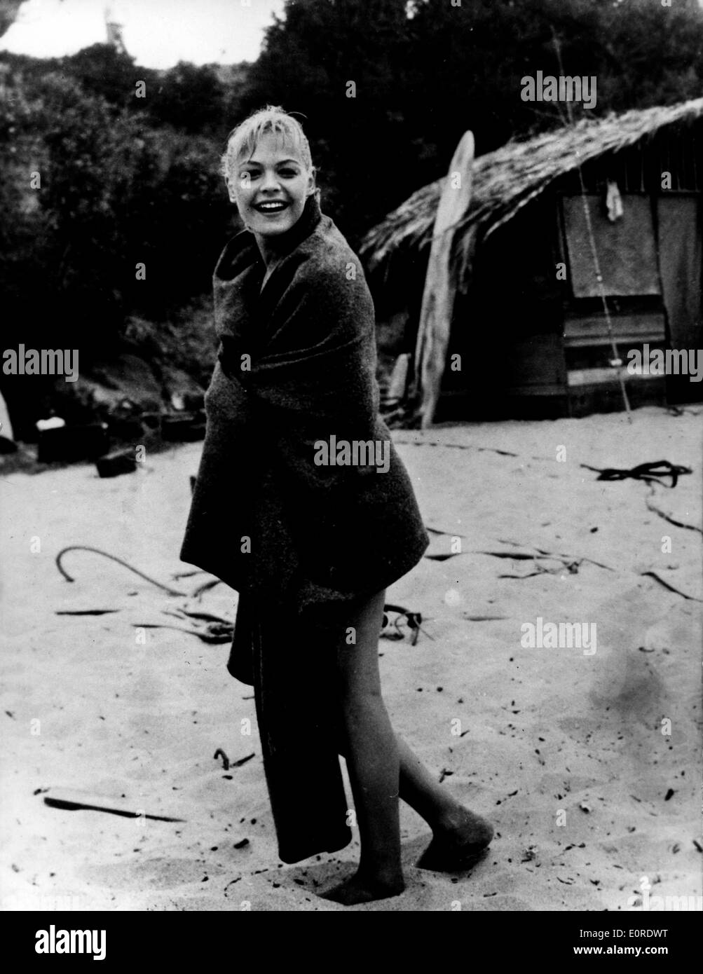 31 mars 1959 - Hollywood, Californie, États-Unis - Actrice SANDRA DEE, la beauté blonde qui a attiré un large public adolescent dans les années 60 avec des films comme ''Gidget'' et ''Tammy et le docteur'' et avait un intitulé le mariage avec la chanteuse de Bobby Darin, est mort le 20 février 2005 à Los Angeles. Elle avait 62 ans. Banque D'Images