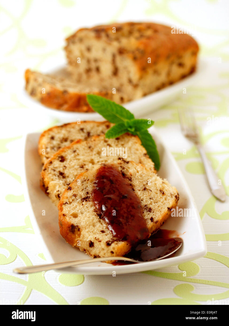 Gateau Eponge Chocolat Avec Morceaux Recette Disponible Photo Stock Alamy
