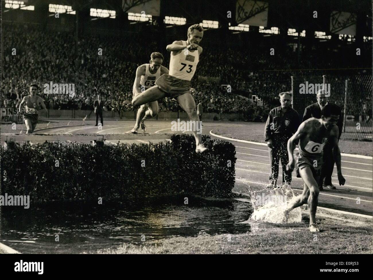 Septembre 27, 1959 - Ils participent à la deuxième journée de l'France-Sweden Track & Field Répondre à Colombes. Norberg (Suède) a remporté la course. Banque D'Images