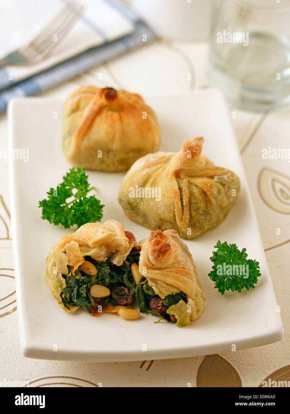 Sacs d'épinards. Recette disponible. Banque D'Images