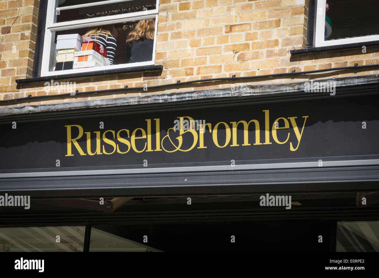 Russell et Bromley, magasin de chaussures, logo, UK Banque D'Images