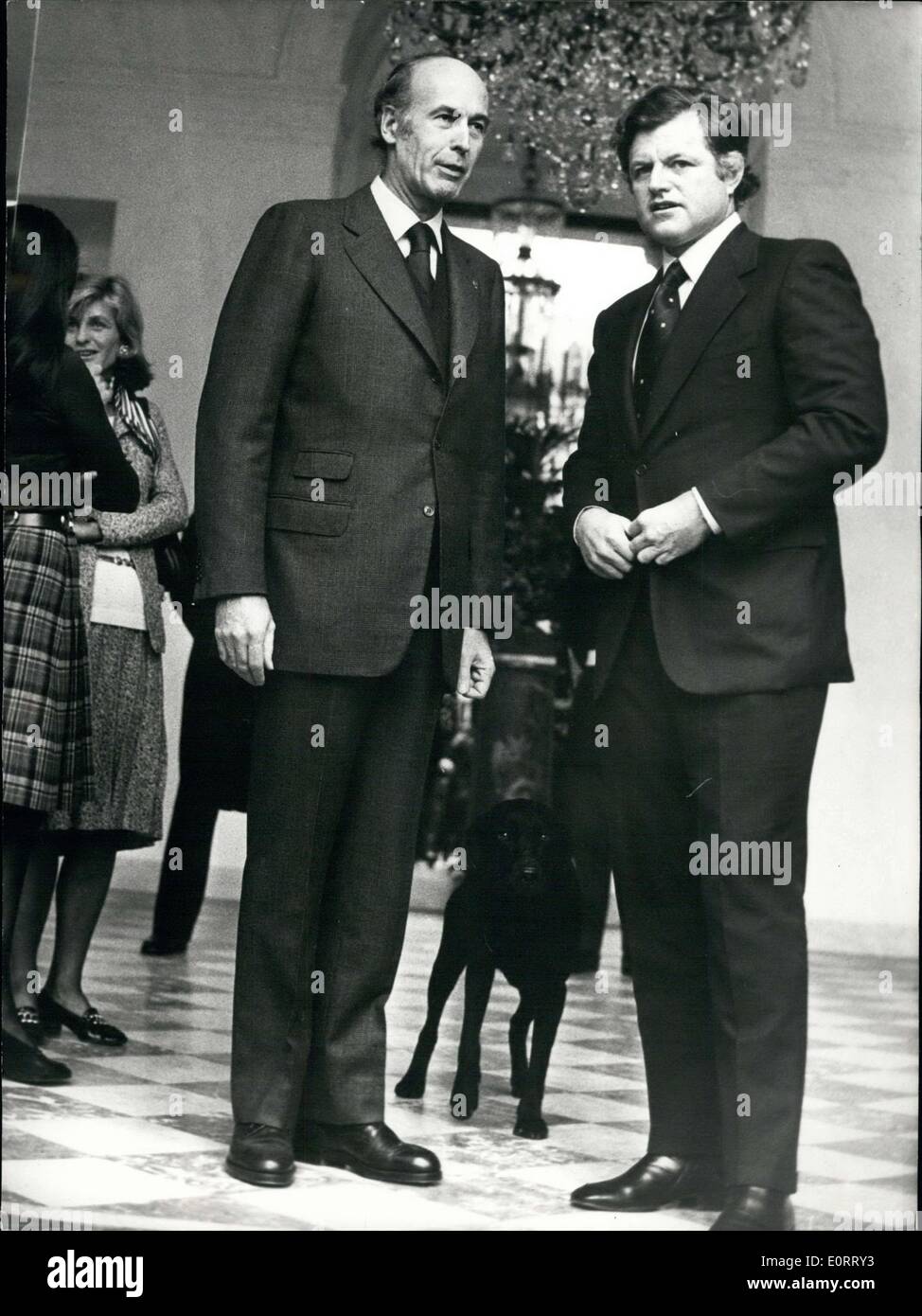 Le 08 mai 1960 - Giscard d'Estaing et le sénateur Edward Kennedy, de l'Élysée Palace Banque D'Images
