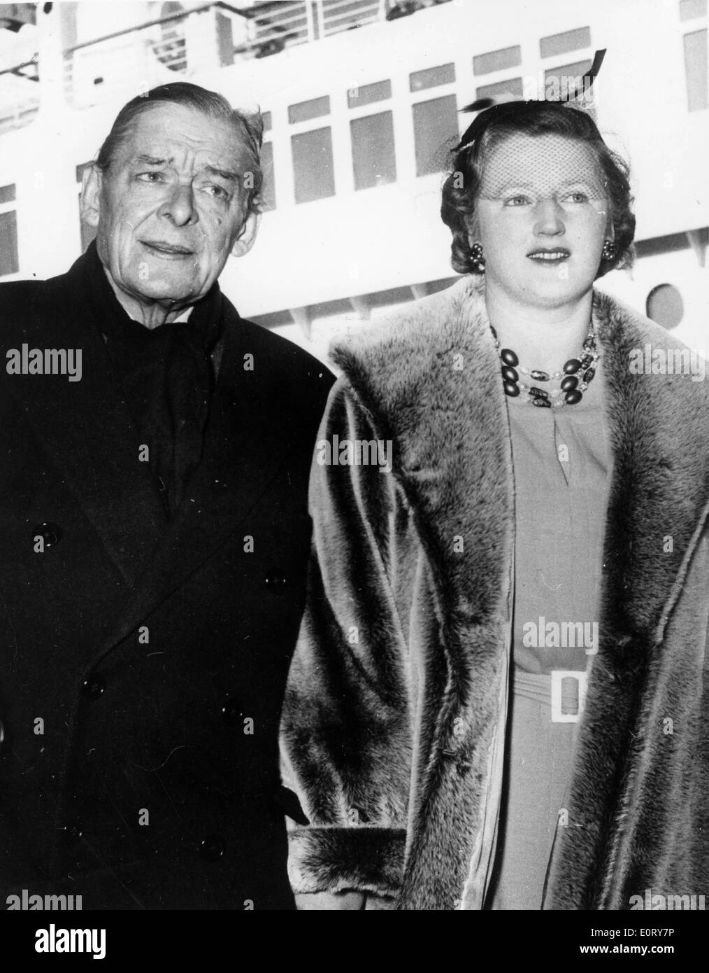 S. Eliot poète avec deuxième épouse Valerie Eliot Banque D'Images
