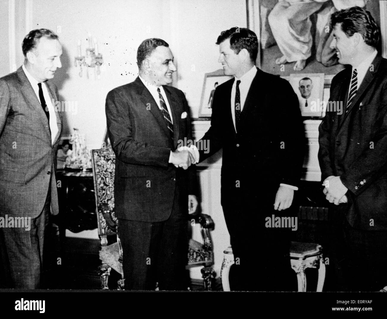 Edward Kennedy rencontre le président Nasser Banque D'Images