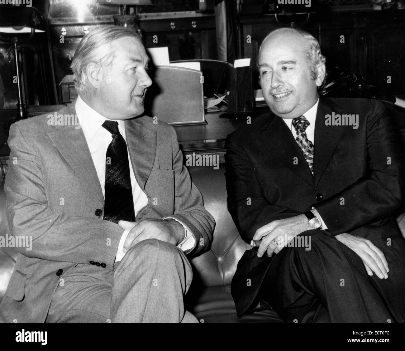 Ismail Fahmi visites James Callaghan à Londres Banque D'Images