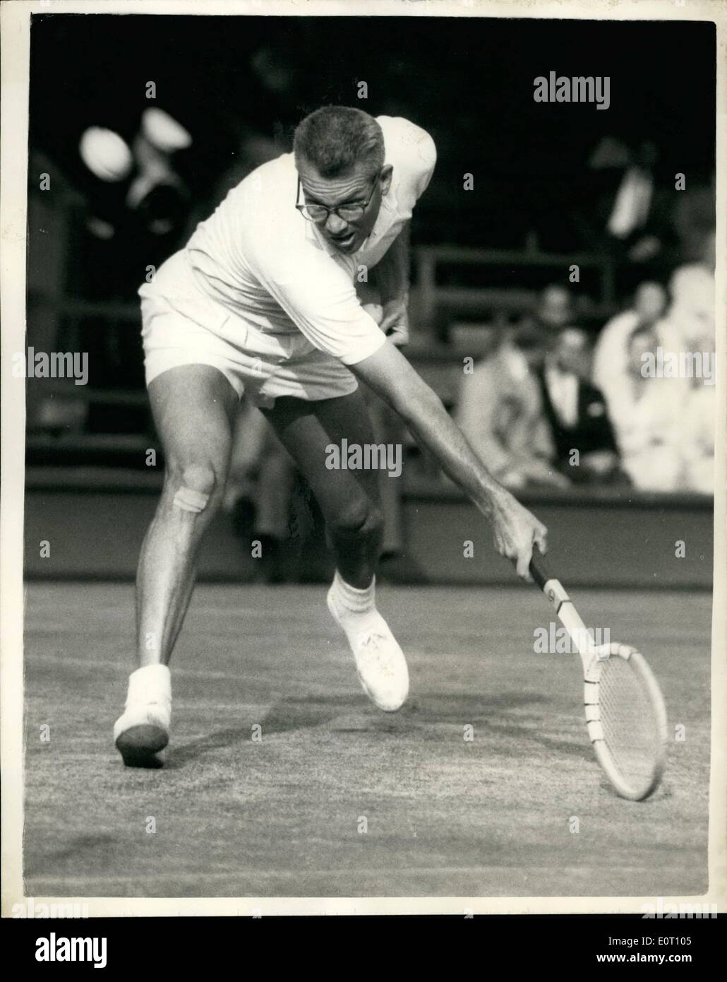 Juin 06 1960 Championnats De Tennis A Wimbledon Photo Keystone Montre G Mulloy L A Eoeold Boy De Wimbledon En Jouer Contre D W Candy Australie Lors De Leur Match A Wimbledon