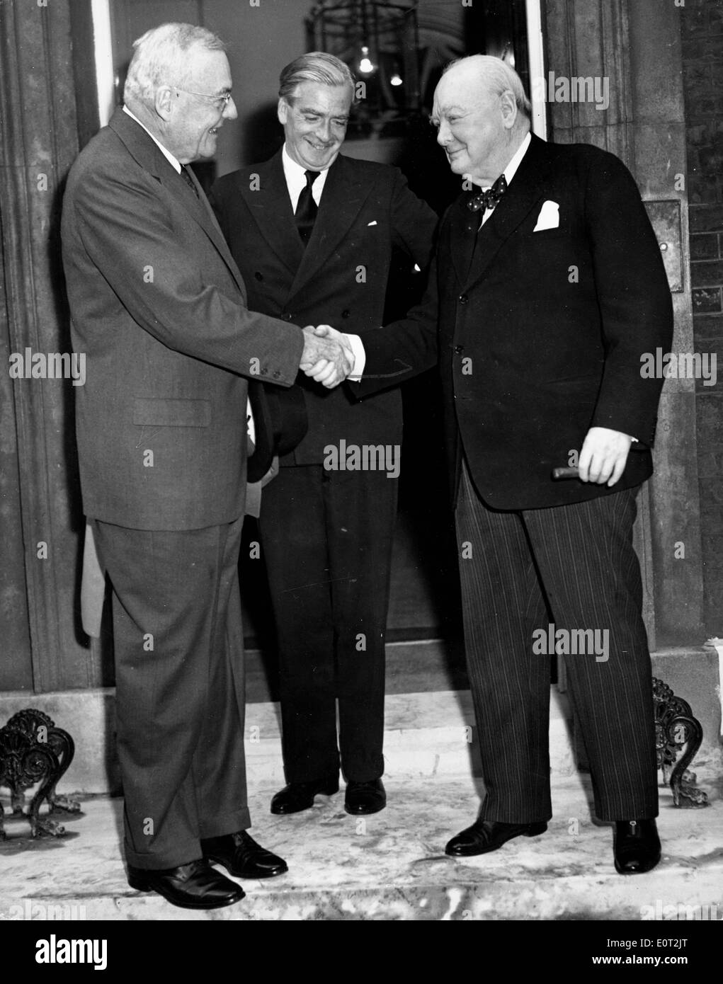 Premier ministre Anthony Eden et Sir Winston Churchill Banque D'Images