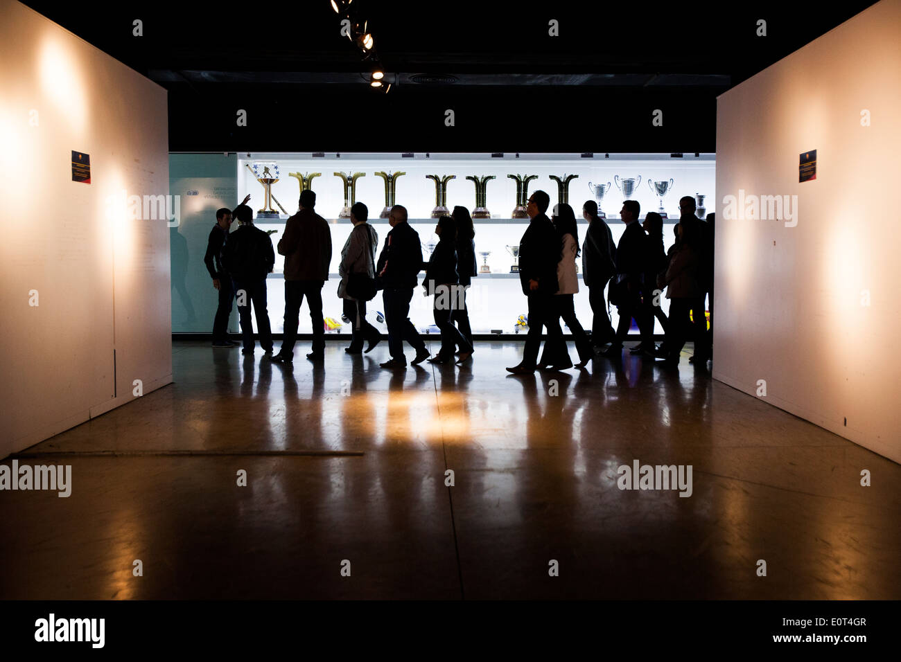Groupe de personnes à la CF. Musée de Barcelone Banque D'Images