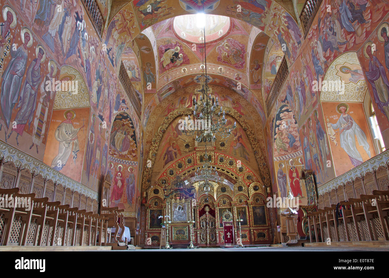 Intérieur de l'église orthodoxe au monastère de Horaita en Moldavie Banque D'Images