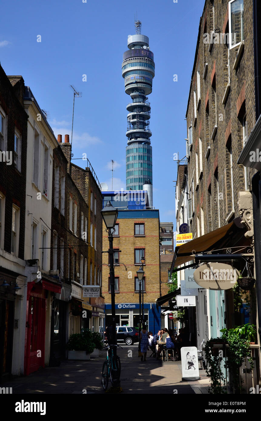 Le bureau de poste BT Tower vu de Rathbone Street, Londres, Angleterre Banque D'Images