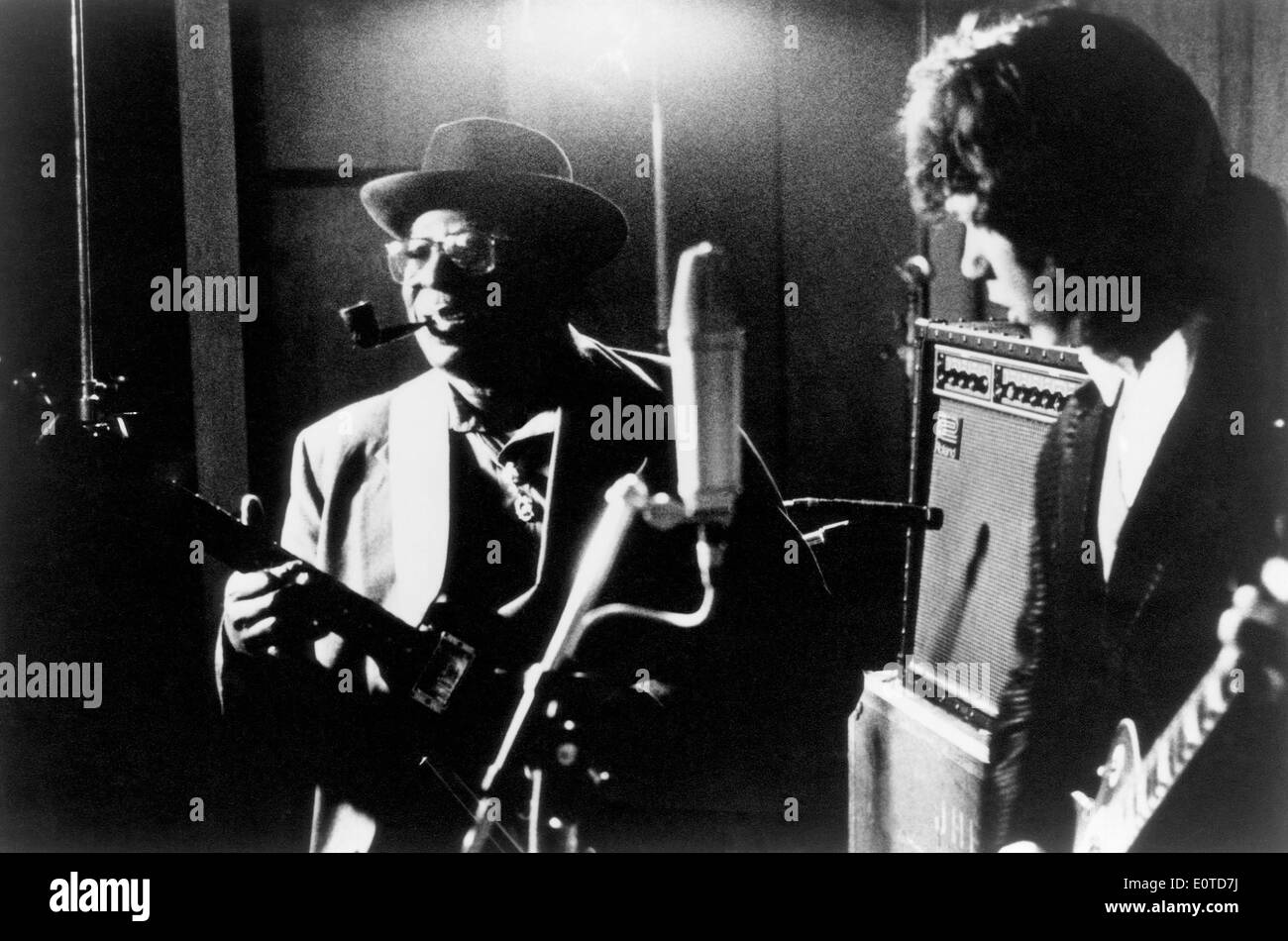 Musiciens Albert King & Gary Moore au cours de la performance, circa 1980 Banque D'Images