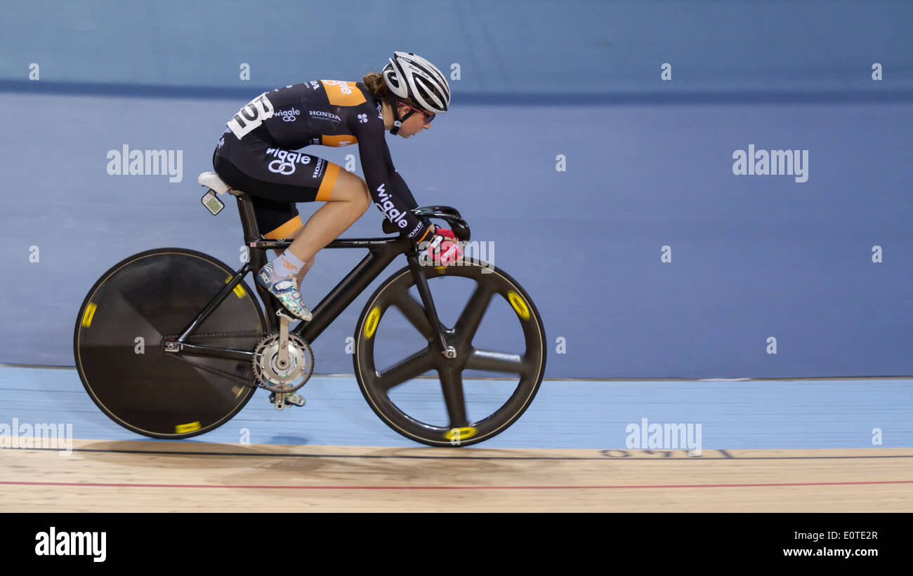 Laura Kenny (Laura Trott) participe à l'Omnium de la femme à 5, 2014 Révolution Lee Valley Velopark Banque D'Images