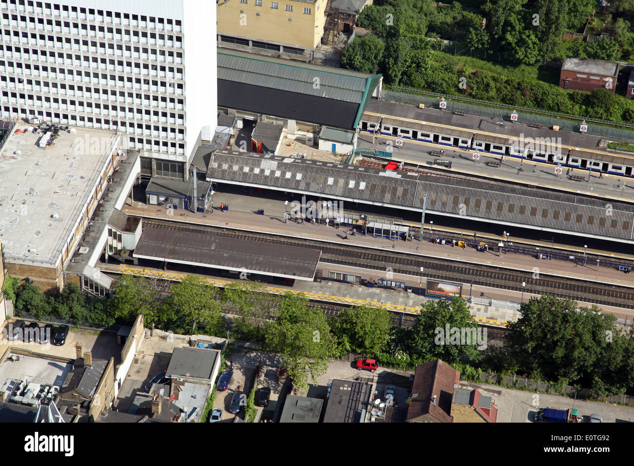 Vue aérienne de Londres gare ferroviaire Ealing Broadway, London, UK Banque D'Images