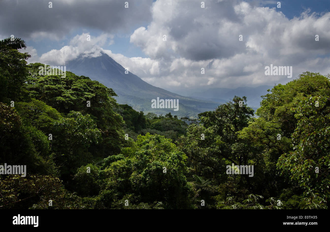 Le Volcan Arenal Costa Rica d'en haut le Lac Arenal Banque D'Images