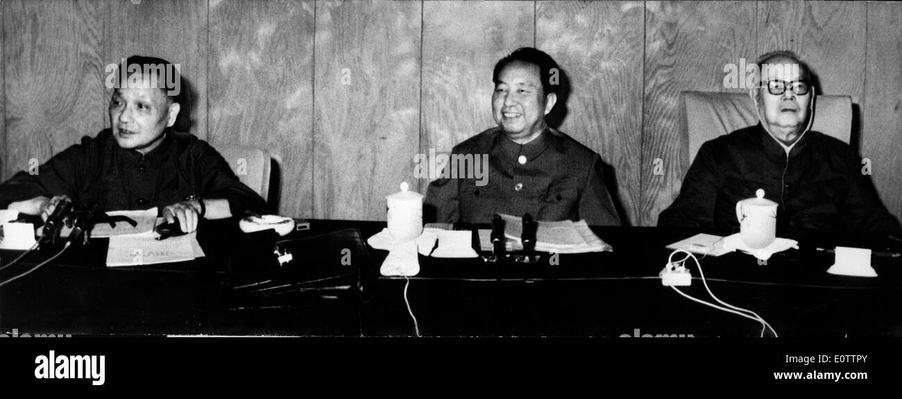 Hua Guofeng chef au siège de la réunion Banque D'Images