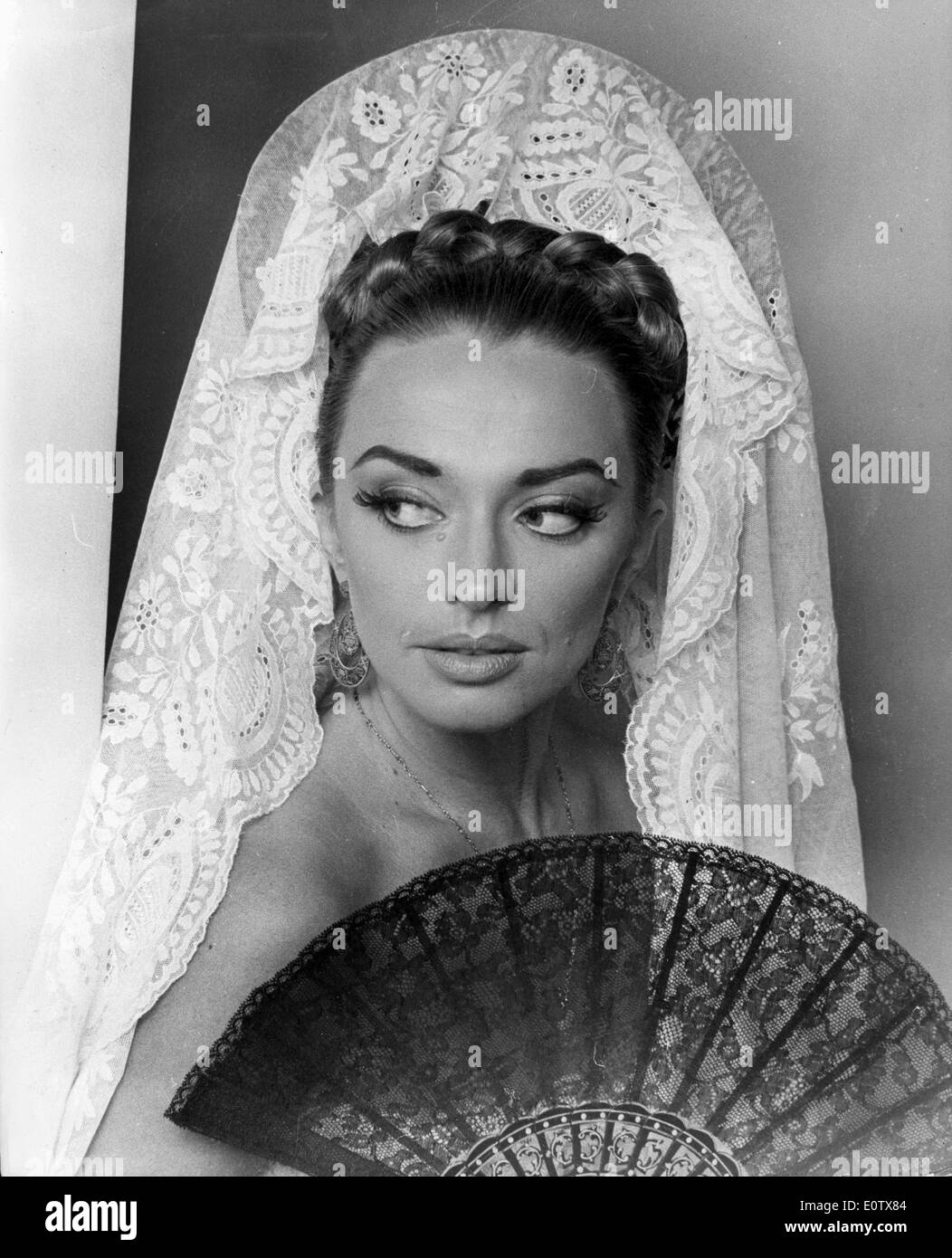 Avril actrice Alrich fait plus de ressembler à une senorita espagnole Banque D'Images