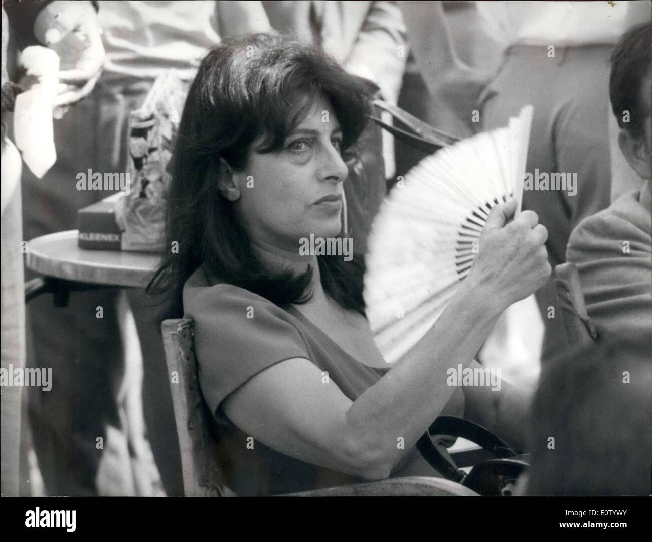 10 octobre 1960 - Italien plus célèbre Anna Magnani est revenu sur les scènes après l'activité américaine et de l'interprétation de la ''La Lupa'' dans l'Perisan theatre. Elle se tourne maintenant ''Made in Italie'' sous la direction de bonne d'intention. Photo montre Anna Magnani dans l'ensemble. Banque D'Images