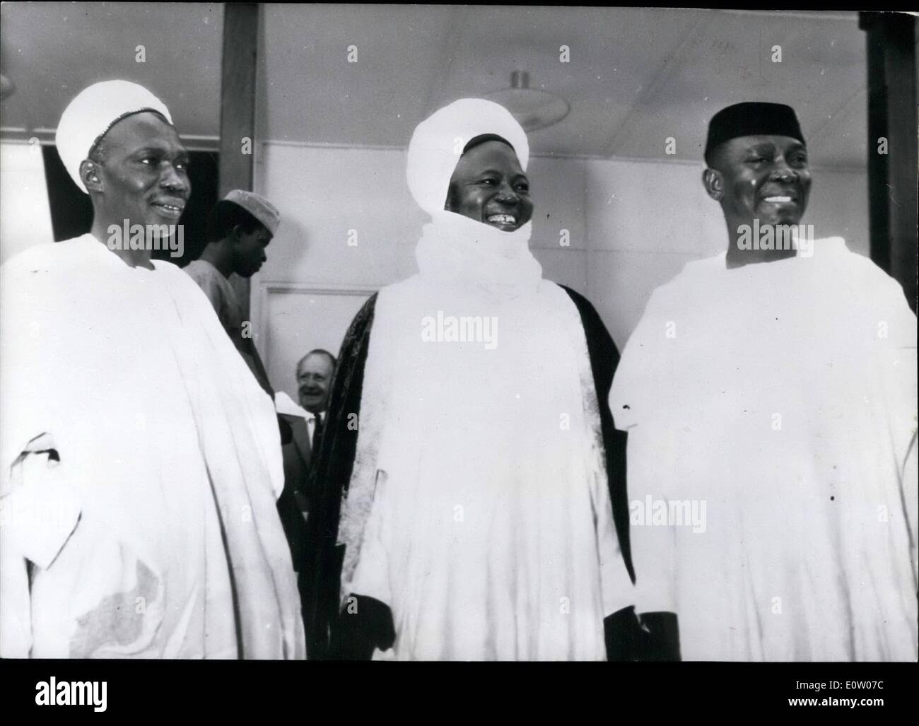 10 octobre 1960 - Russie Nigeria : Depuis octobre, 1er, est indépendant de l'état avec les la plupart des citoyens qui ont atteint l'indépendance en Afrique. La capitale de l'Etat de Lagos au Nigeria (Lagos) est à la côte atlantique. Photo montre :(de gauche à droite) Le premier ministre Sir Abubaker Tafawa Belewe Abubaker (Belewe Tafawa), le chef de la région Nord Sir Ahmadu Bello () Ahmadu Bello de Sokoto Sardona appelé ; et Dr Nnamdi Azikiwe (Nnamdi Azikiwe) qui est à l'heure actuelle président du Sénat de la Chambre haute et deviendra en Novembre La gouverneure général du Nigéria. Banque D'Images