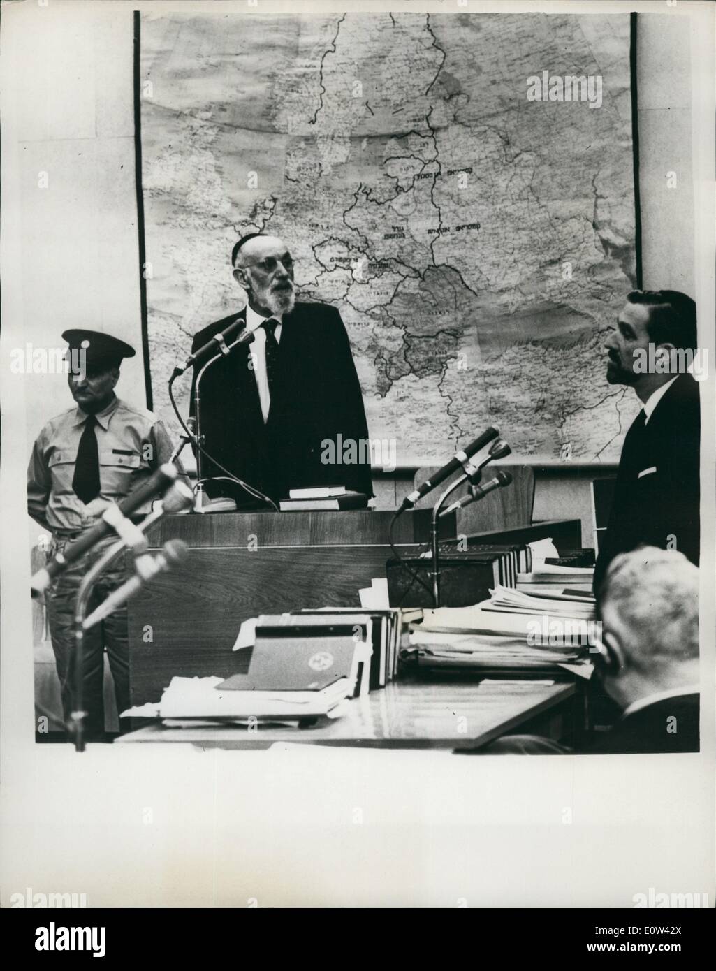 Avril 04, 1961 - Le procès d'Adolf Eichmann à Jérusalem continue : soixante quatre ans Zindel Grynspan père de 17 ans Banque D'Images