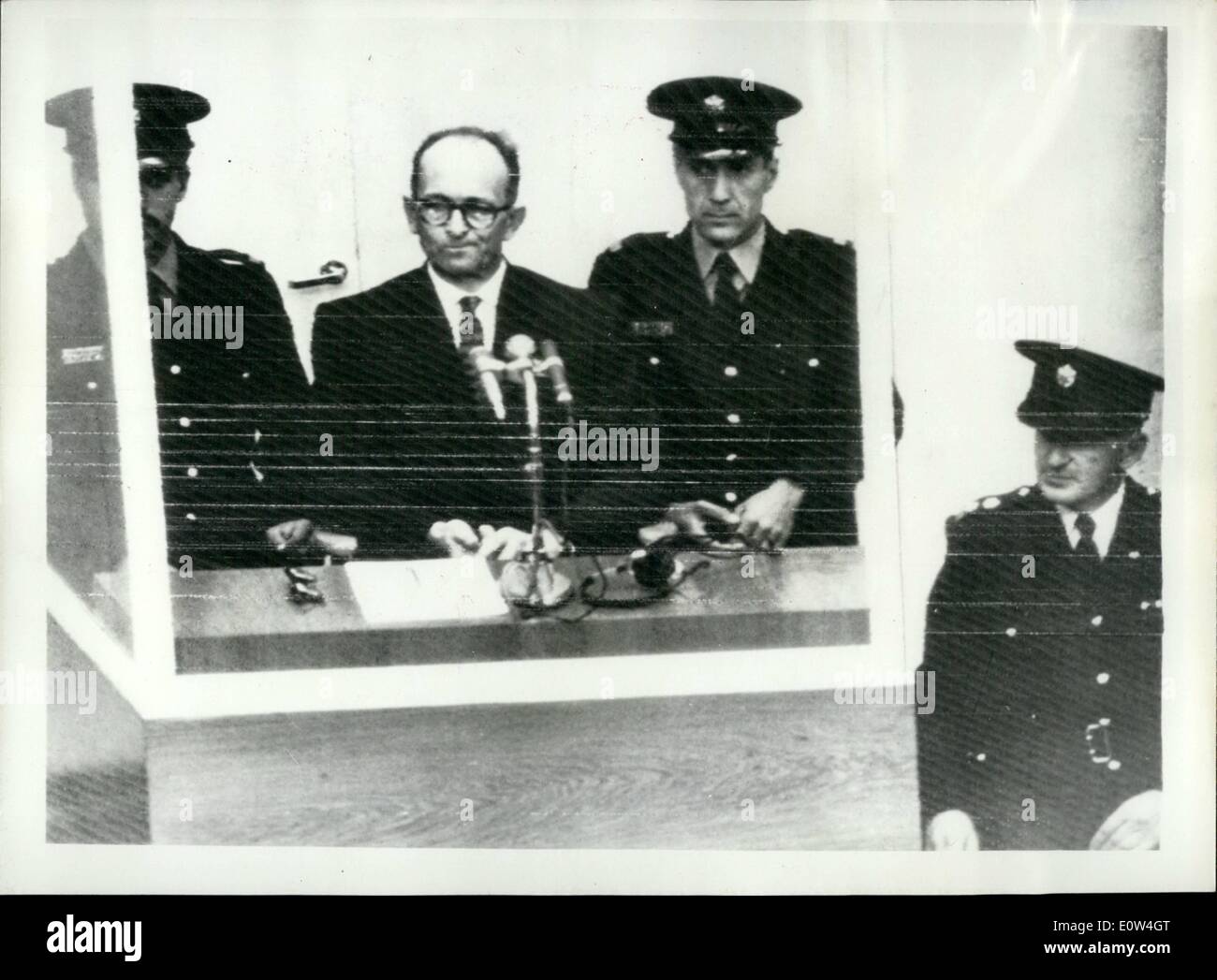 Avril 04, 1961 - Photo par fil. Ouverture du procès - Adolf Eichmann à Jérusalem. Le procès s'est ouvert ce matin à Jérusalem Banque D'Images