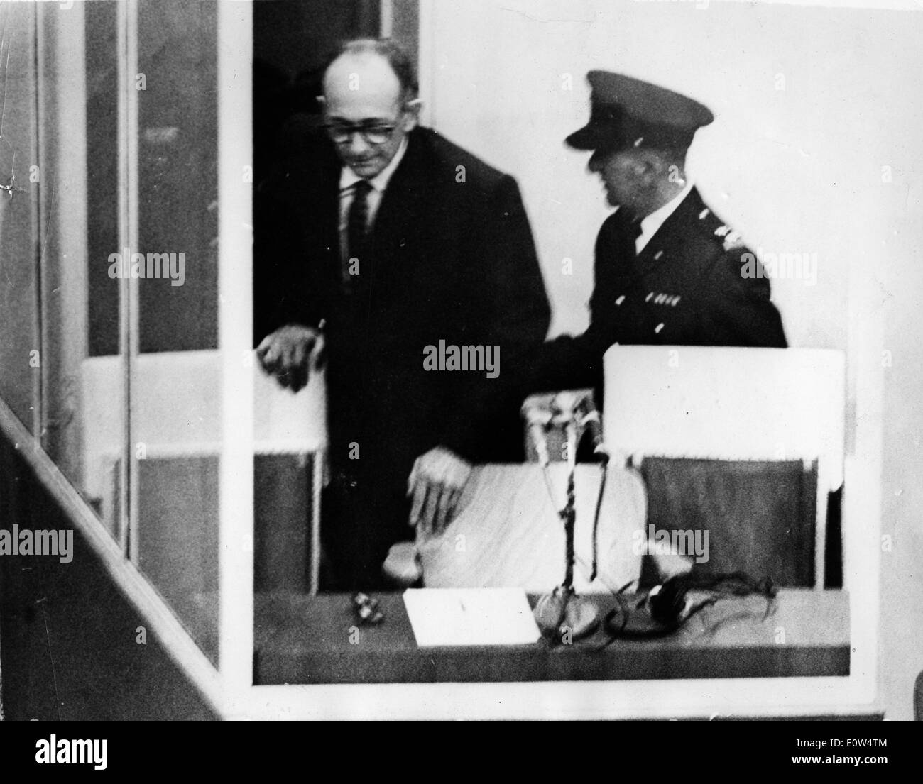 Adolf Eichmann lors de son procès à Jérusalem Banque D'Images