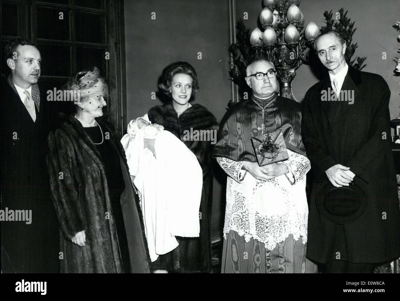 Janv. 05, 1962 - Prince Edouard, Princess Xavier de Bourbon Parme au baptême Banque D'Images