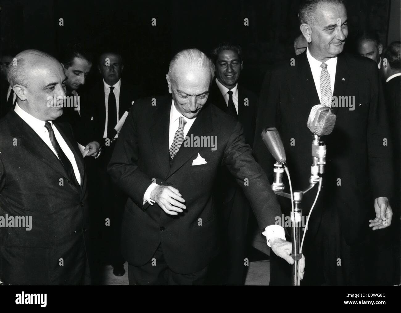 Septembre 09, 1962 - Rome, 5 Sept 1962  = la visite du vice-président Lyndon Johnson. L'Italia, Président de la République député. Antonio Segni a reçu aujourd'hui au Palais du Quirinal, M. Lyndon Johnson, Vice-président des Etats-Unis, en visite officielle à Rome. Banque D'Images
