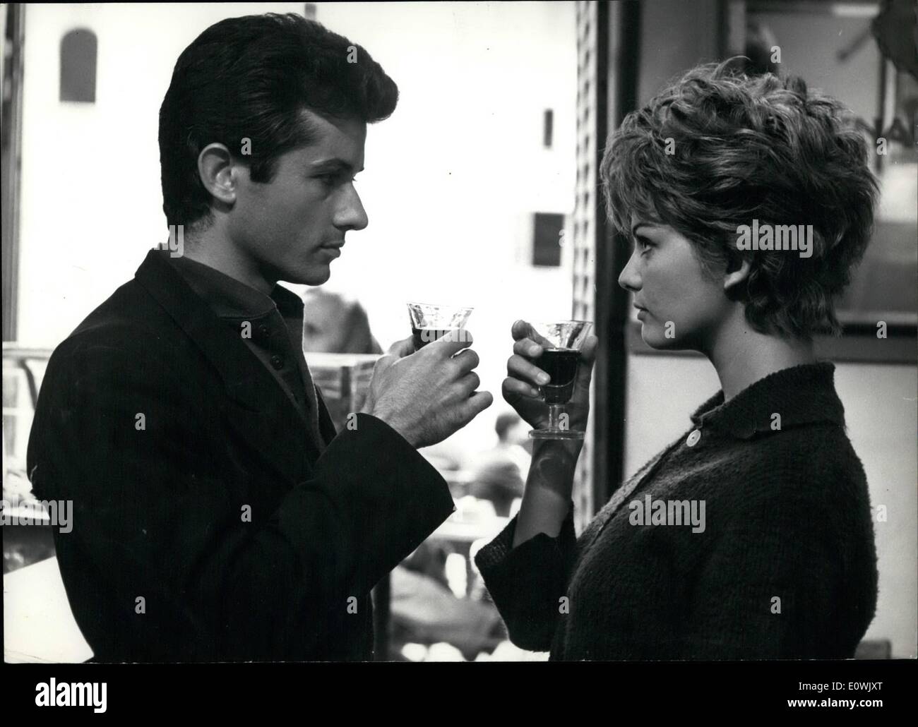 Juin 06, 1963 - Rome, 25 juin 1963. Claudia Cardinale et George Chakiris, (La Ragazza Di Bube) Banque D'Images