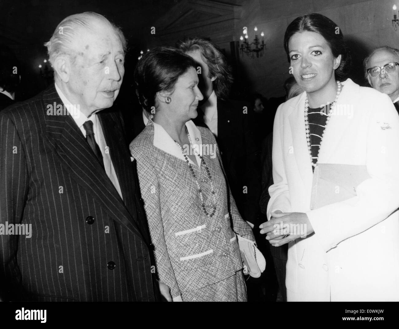 Le premier ministre Harold Macmillan avec Christina Onassis Banque D'Images