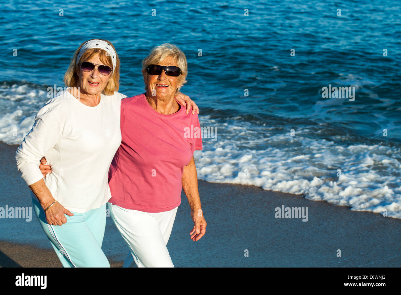 Portrait de deux amies en dehors des tenues. Banque D'Images