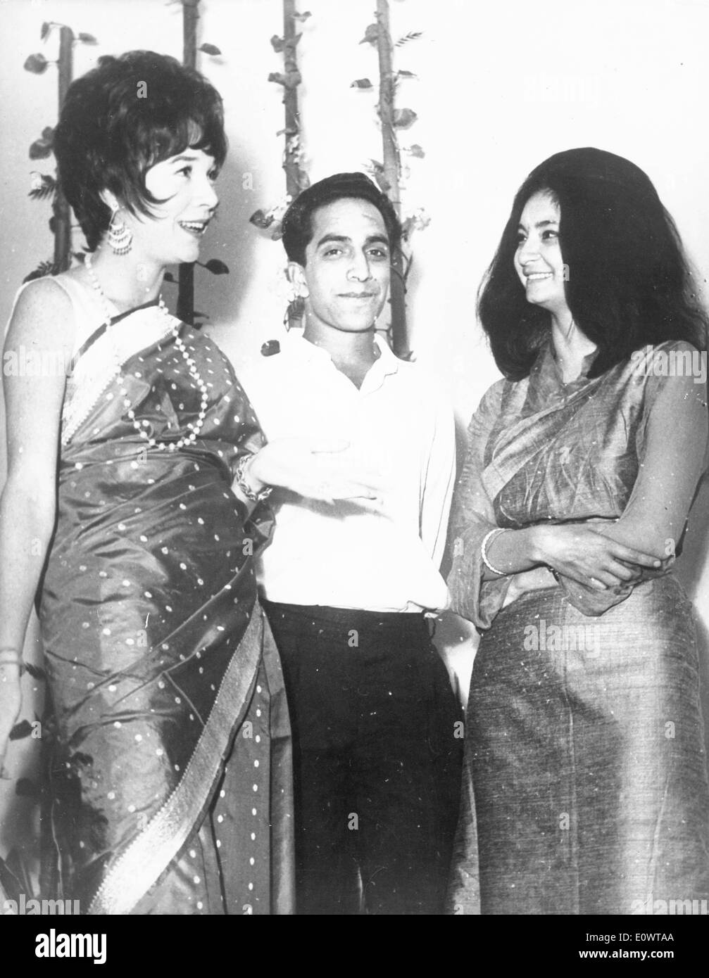 L'actrice Shirley MacLaine avec M. Bhalla et Mary MacDonald Banque D'Images